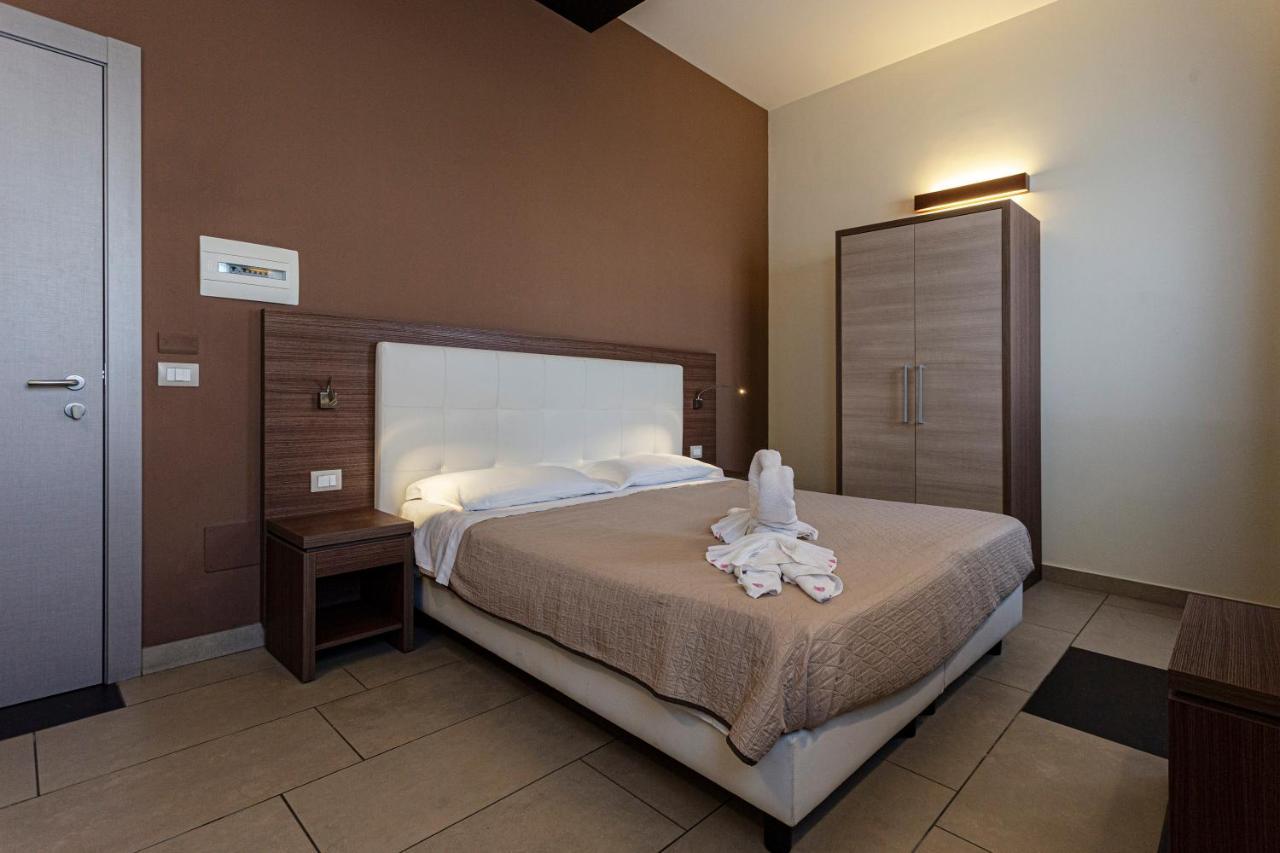 אבולה Hotel Don Giovanni מראה חיצוני תמונה