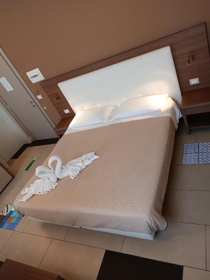 אבולה Hotel Don Giovanni מראה חיצוני תמונה