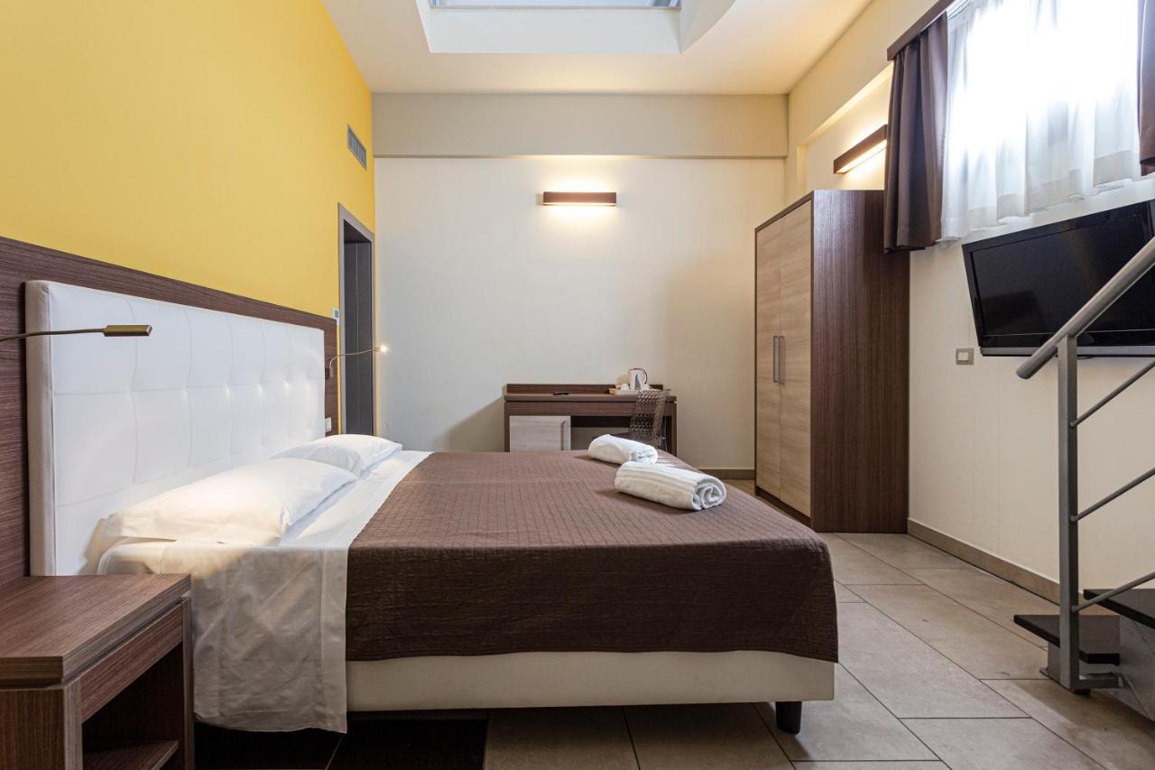 אבולה Hotel Don Giovanni מראה חיצוני תמונה